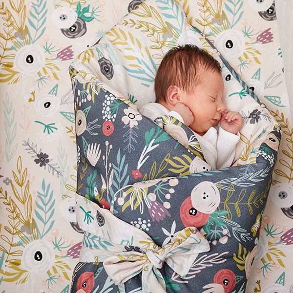 Floral baby quilt clearance